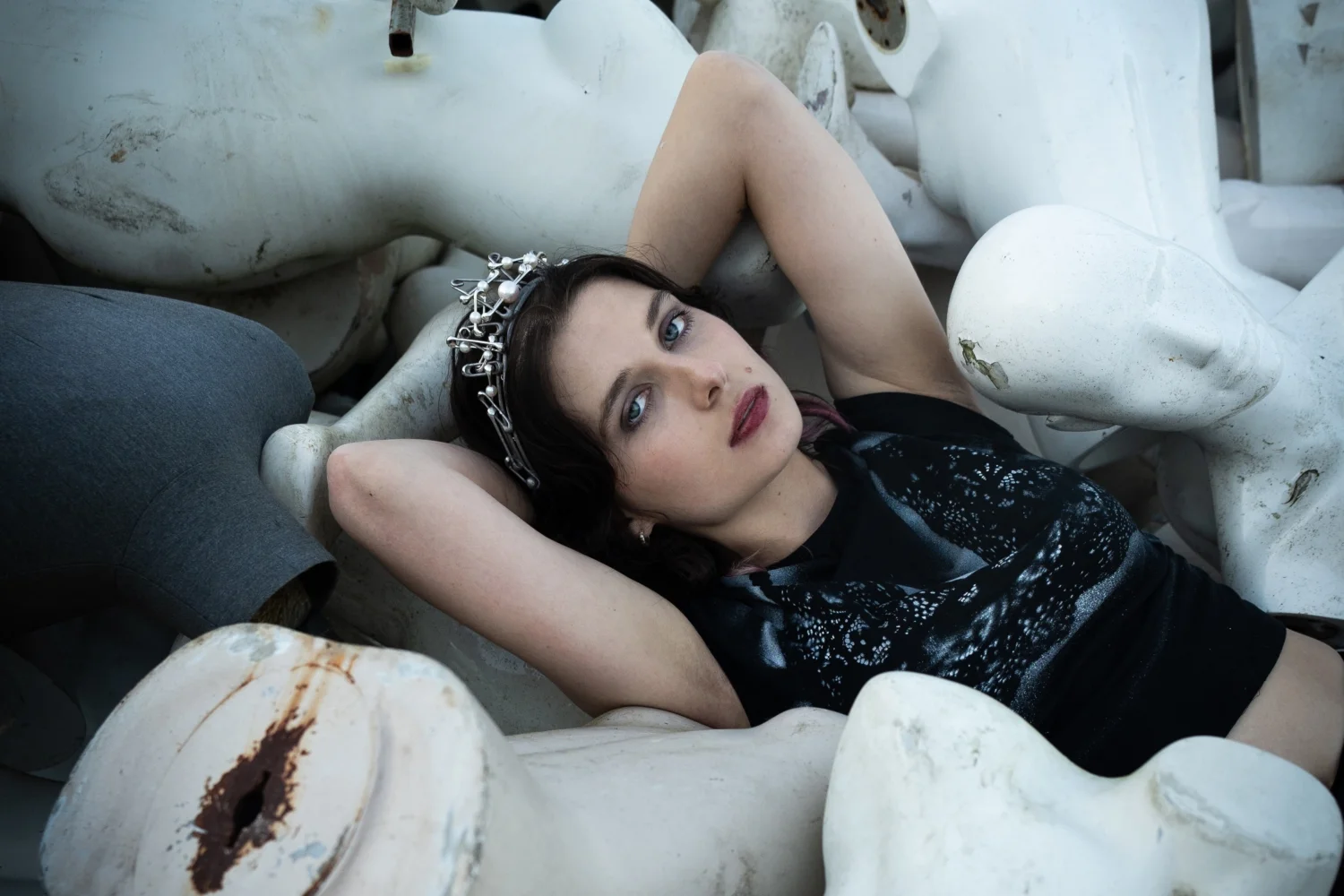Baby Queen Launches Second Album 'I Hope You Don’t Remember Me' with Emotional New Single