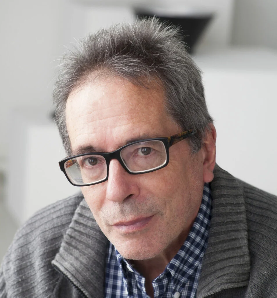 César Aira's Unique Writing Method: Embracing Imperfection and Spontaneity
