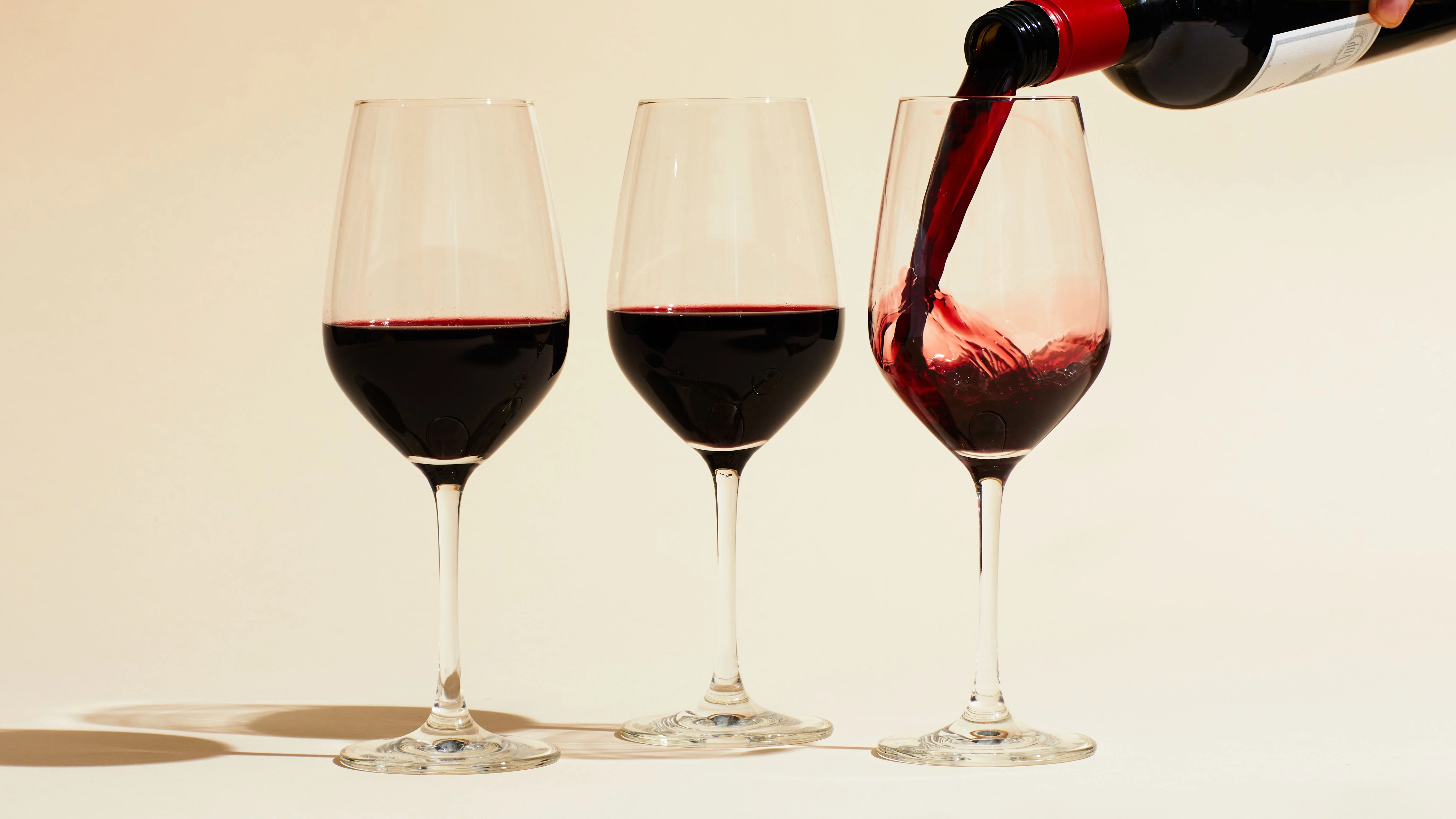Enhance Your Wine Experience: The Importance of Choosing the Right Glass